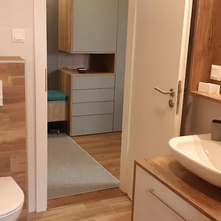 Besen 307 * Bešeňová